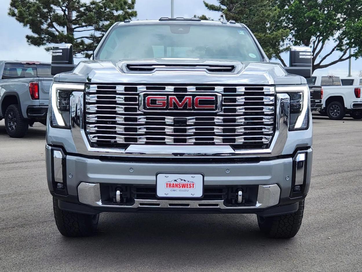 2024 GMC Sierra 2500HD Denali | Photo 4 of 27