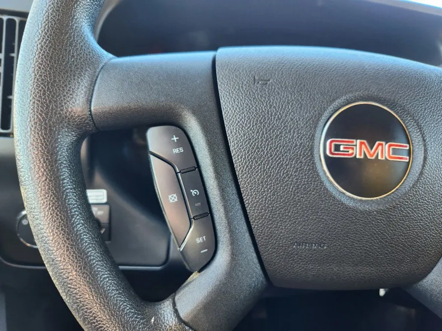 2021 GMC Savana Commercial Cutaway CUTWAY | Photo 19 of 27