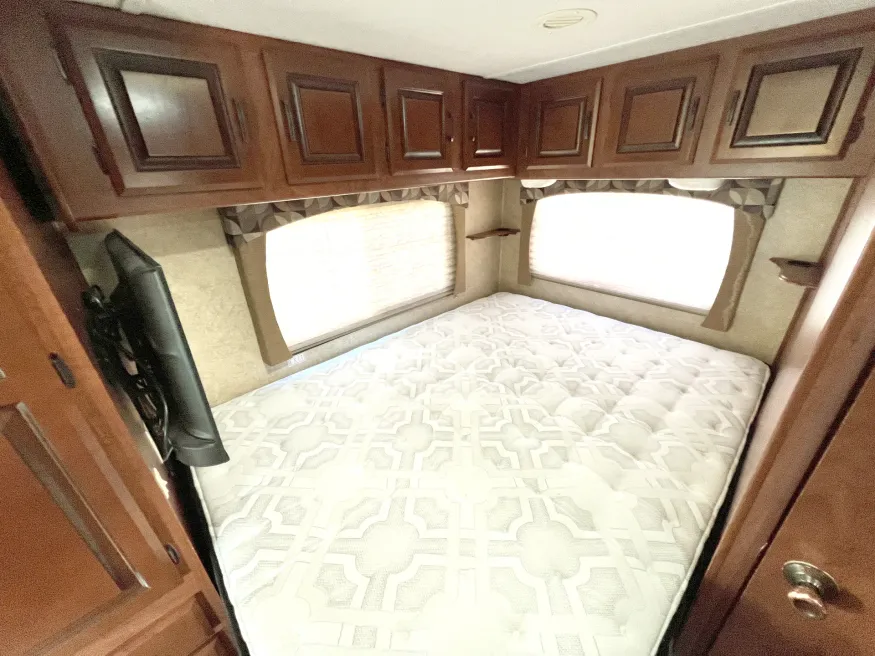 2013 Forest River Sunseeker 2450S | Photo 11 of 23