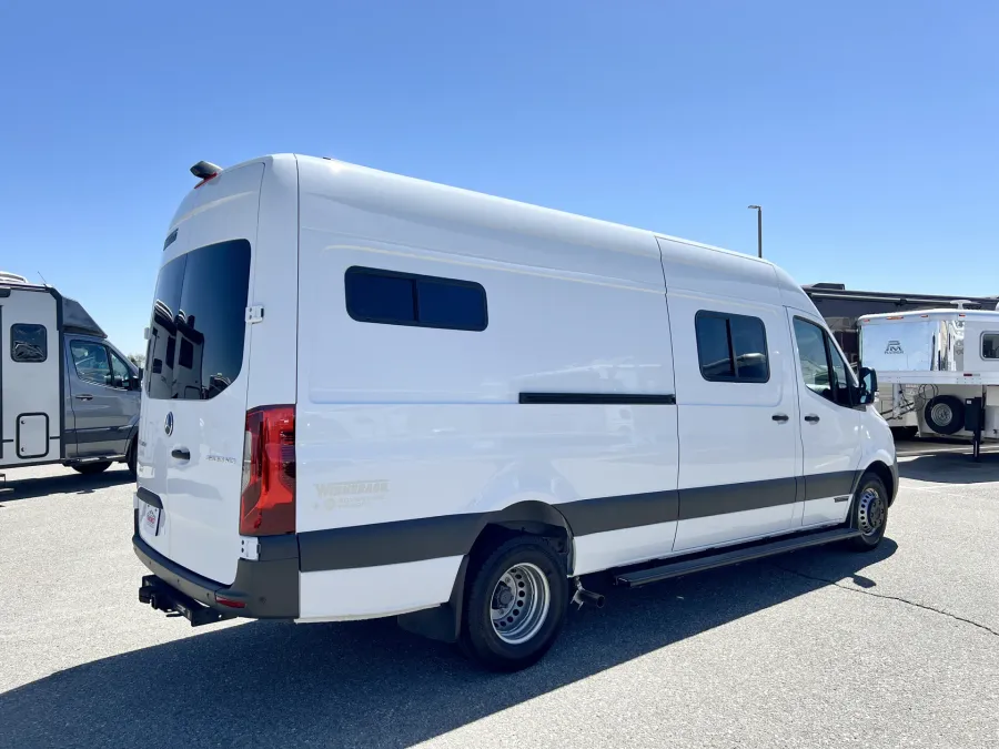 2023 Winnebago Adventure Wagon 70 SE | Photo 10 of 15