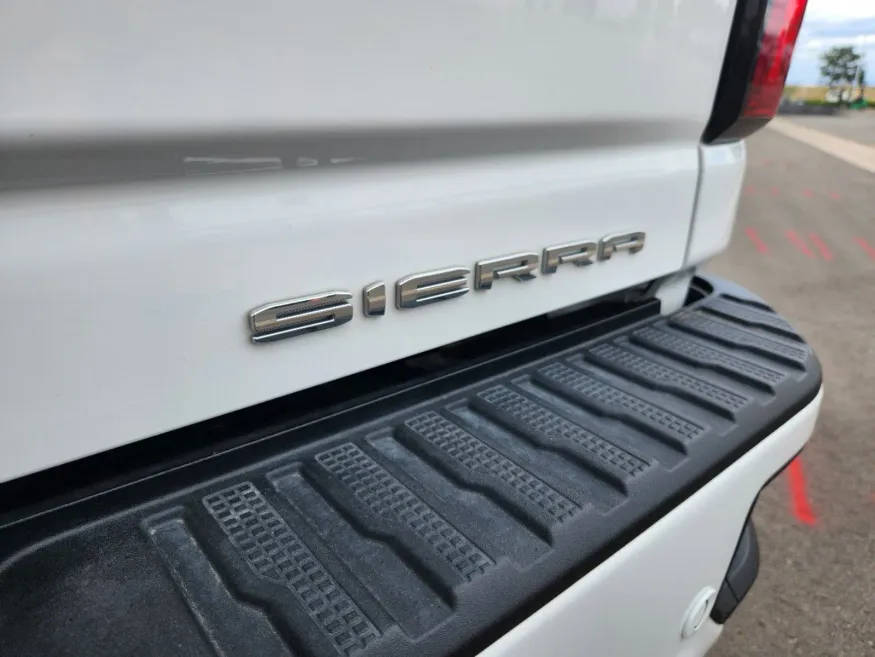 2024 GMC Sierra 3500HD Denali | Photo 15 of 32