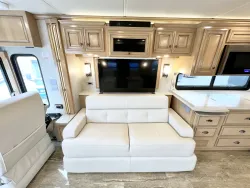 2020 Newmar Dutch Star 4369 | Thumbnail Photo 9 of 31