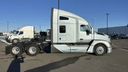 2024 Kenworth T680 | Thumbnail Photo 4 of 22