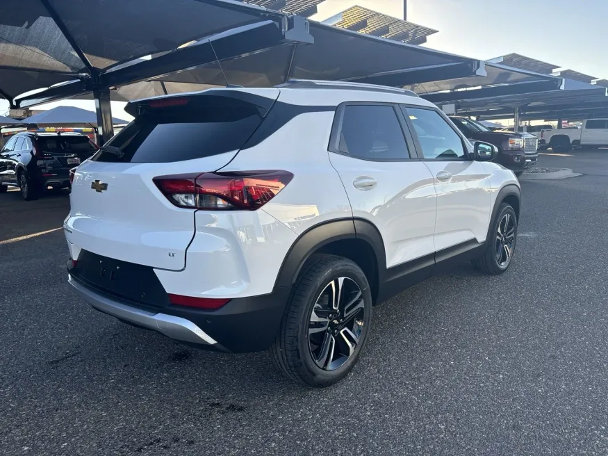 2025 Chevrolet Trailblazer LT | Photo 4 of 20