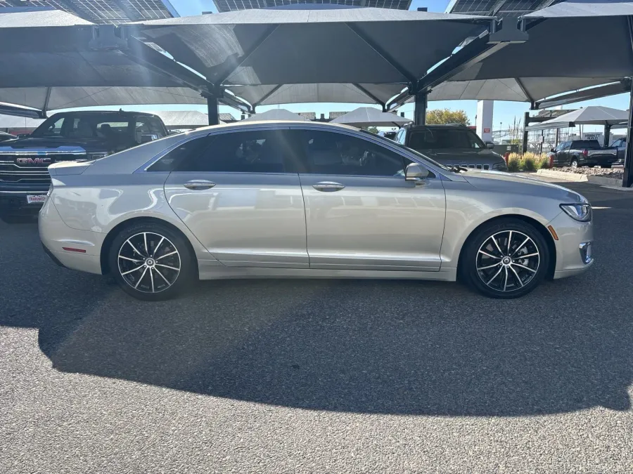 2017 Lincoln MKZ Reserve | Photo 5 of 22