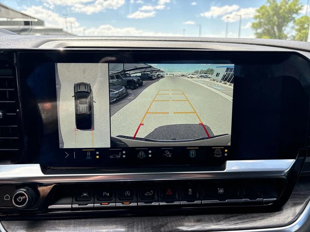 2023 Chevrolet Silverado 1500 LTZ | Photo 17 of 22