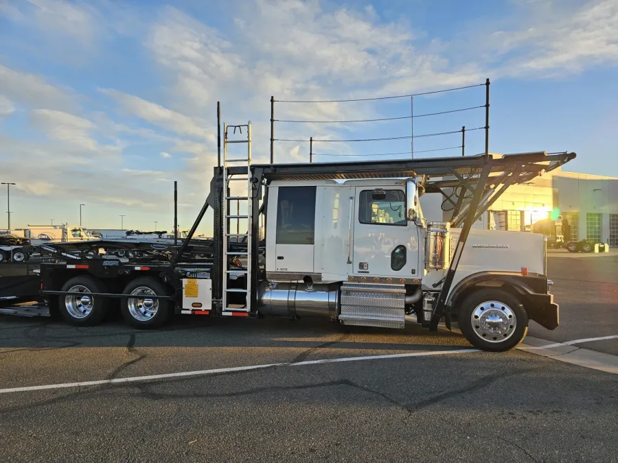 2021 Western Star 4900FA | Photo 9 of 38