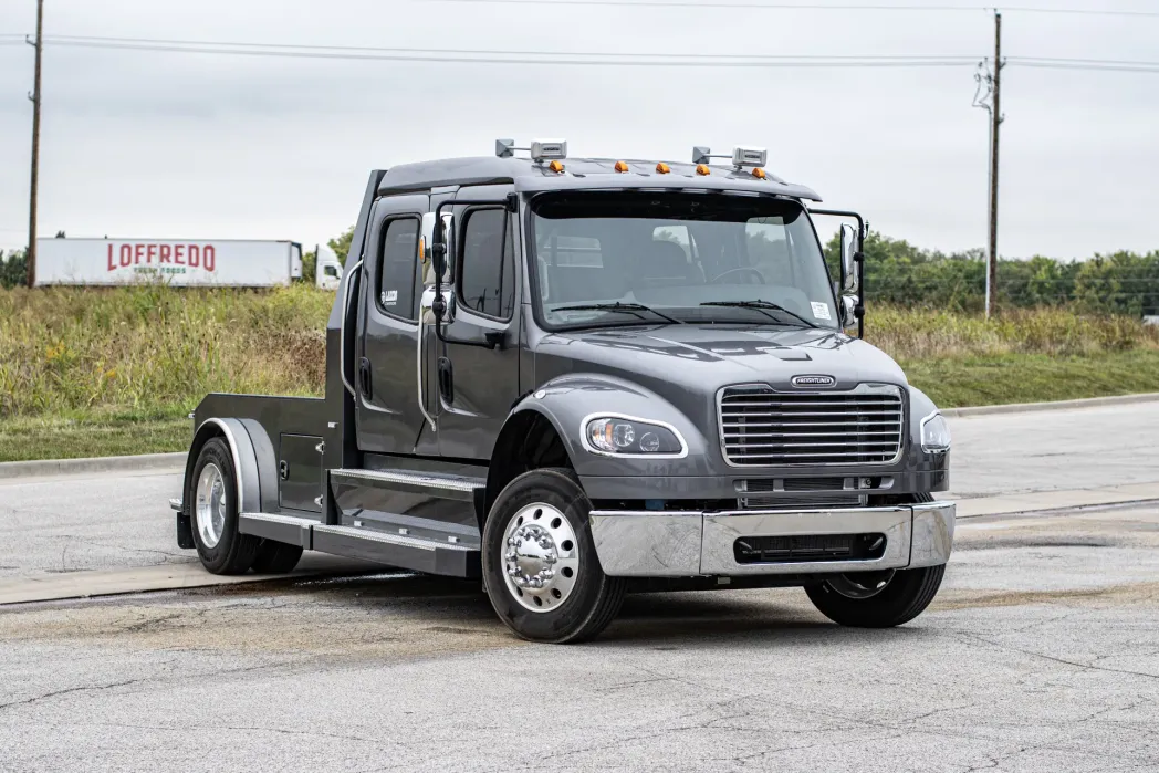 2023 Freightliner M2 106 Laredo 