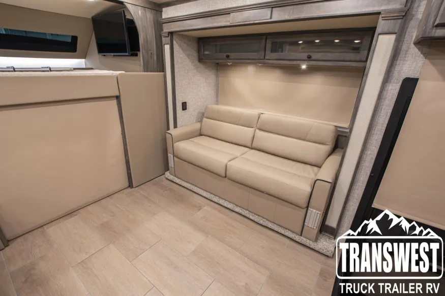 2023 Tiffin Allegro Bay 38CB | Photo 10 of 25