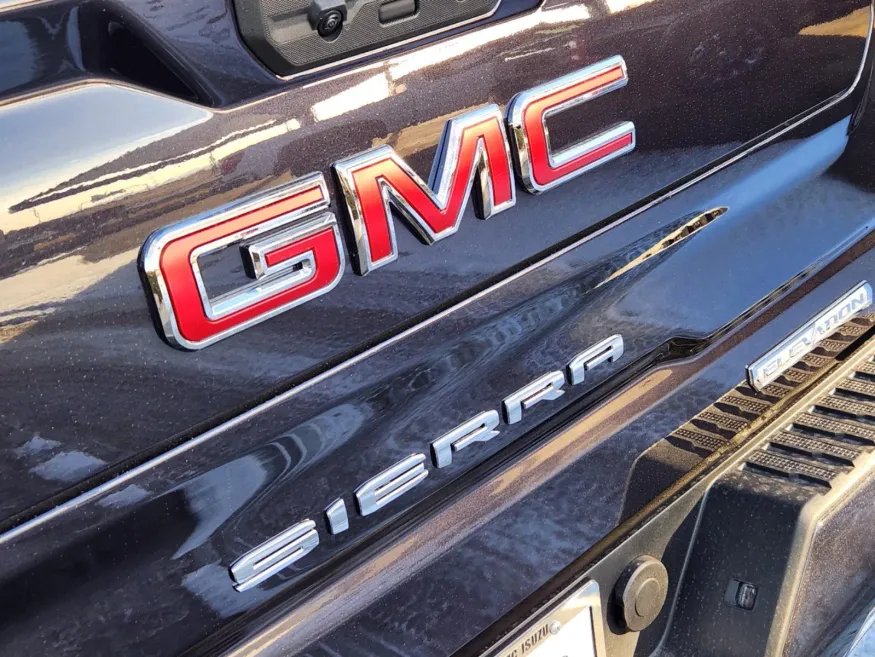 2025 GMC Sierra 1500 Elevation | Photo 12 of 29