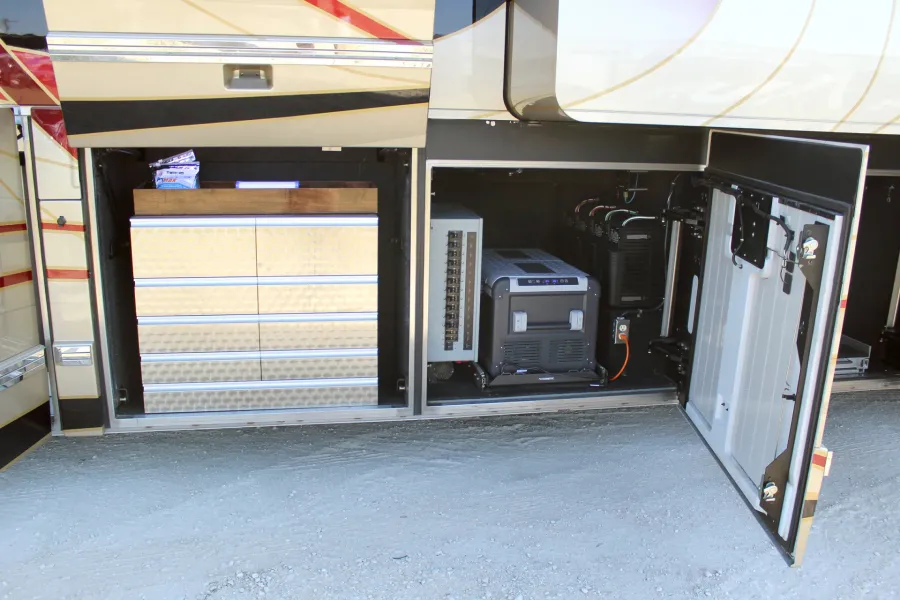 2016 Prevost Outlaw H3-45 | Photo 24 of 30