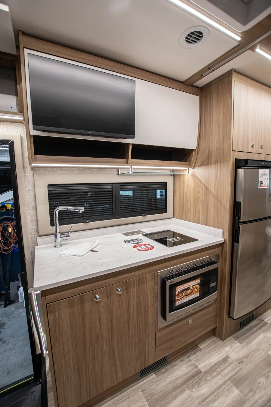 2025 Tiffin Wayfarer 25XRW | Photo 5 of 10