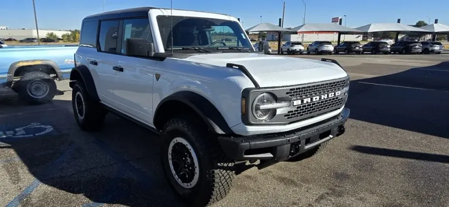 2024 Ford Bronco | Photo 3 of 29