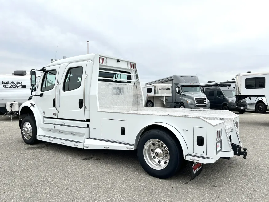 2024 Freightliner M2 106 Summit Hauler | Photo 15 of 23