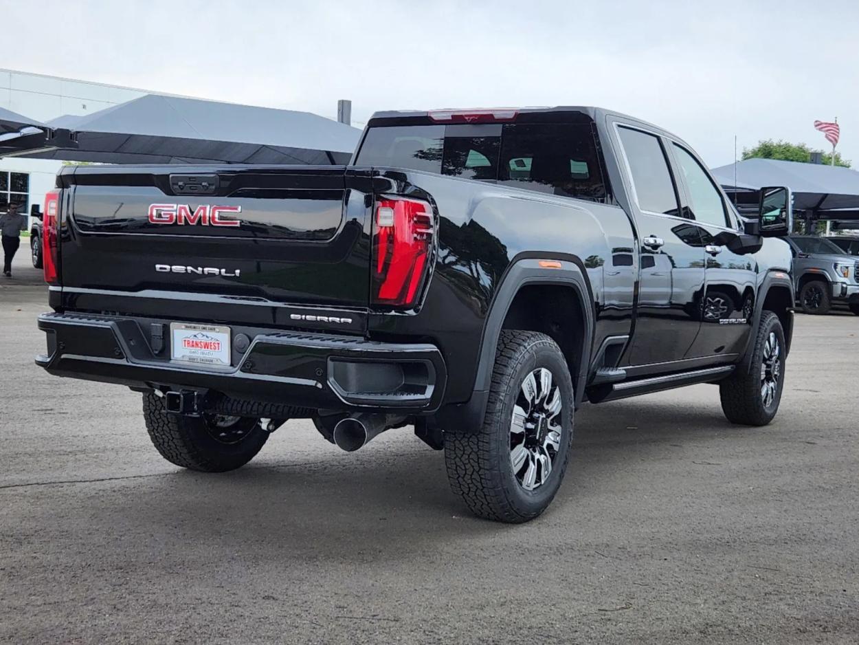 2024 GMC Sierra 2500HD Denali | Photo 2 of 28