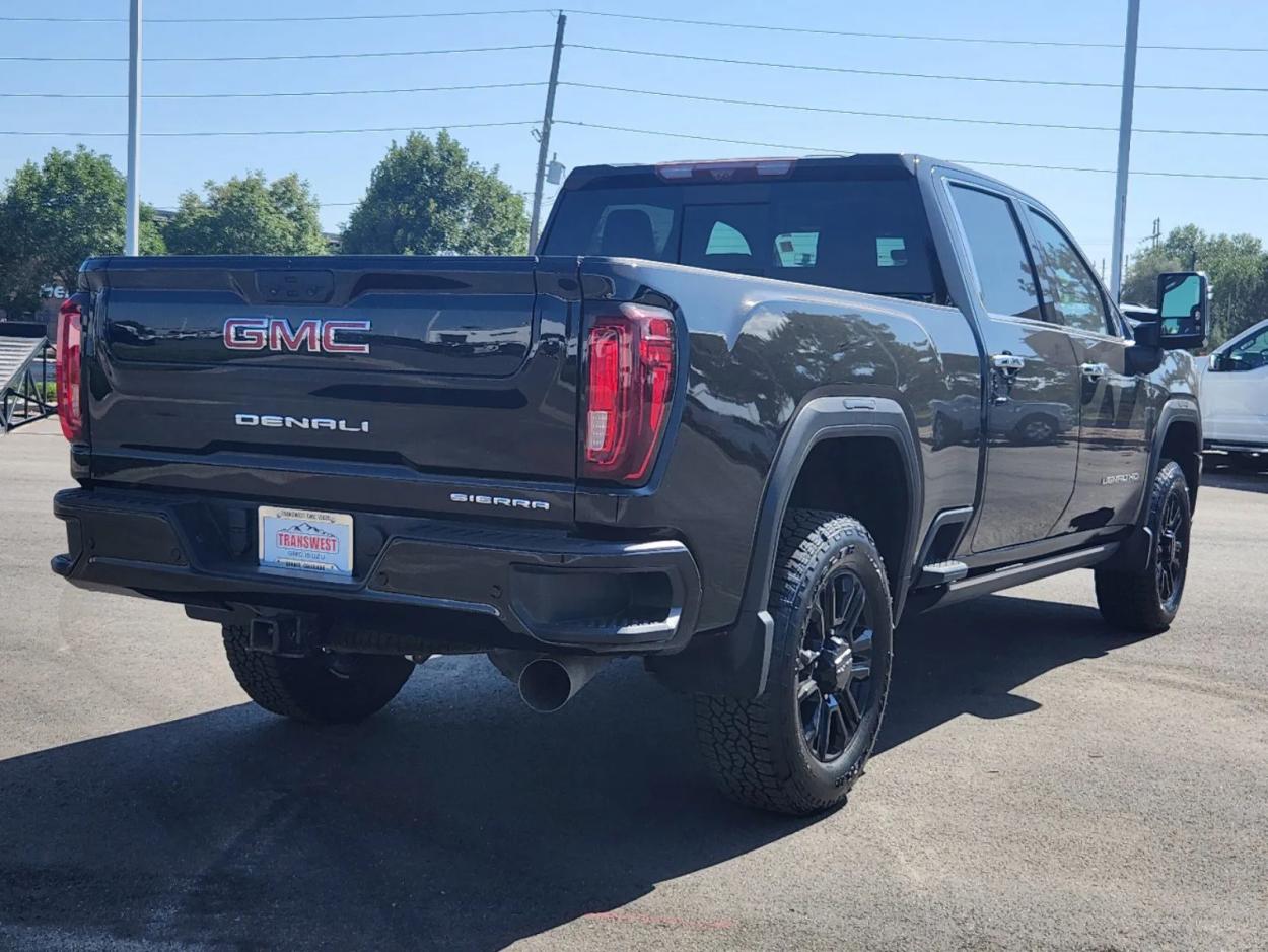 2021 GMC Sierra 2500HD Denali | Photo 2 of 31