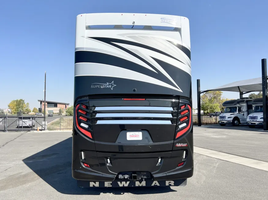 2022 Newmar Super Star 4059 | Photo 19 of 29