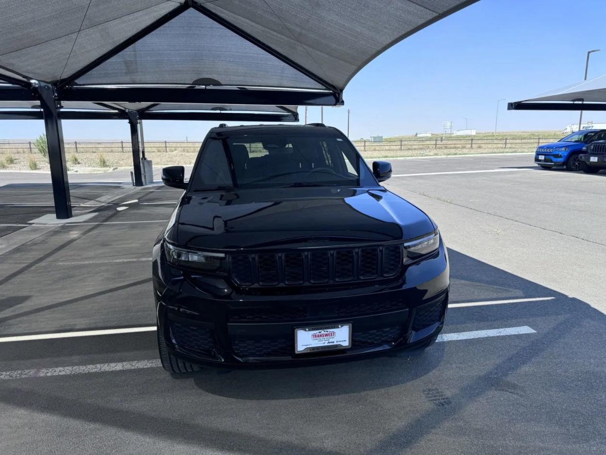 2023 Jeep Grand Cherokee L Altitude | Photo 7 of 16