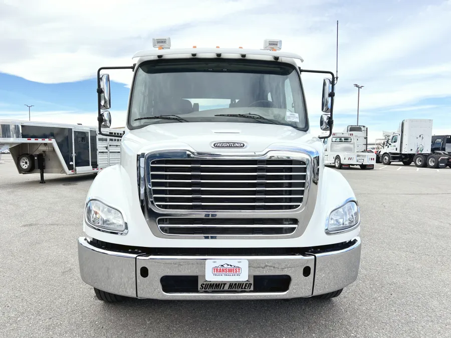 2016 Freightliner M2 112 Summit Hauler | Photo 25 of 26