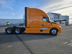 2025 Freightliner Cascadia 126 | Thumbnail Photo 5 of 22