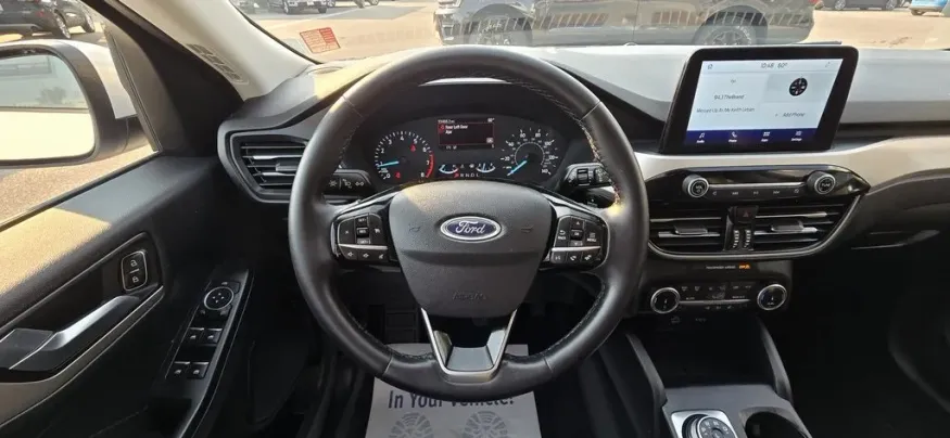 2022 Ford Escape | Photo 16 of 30