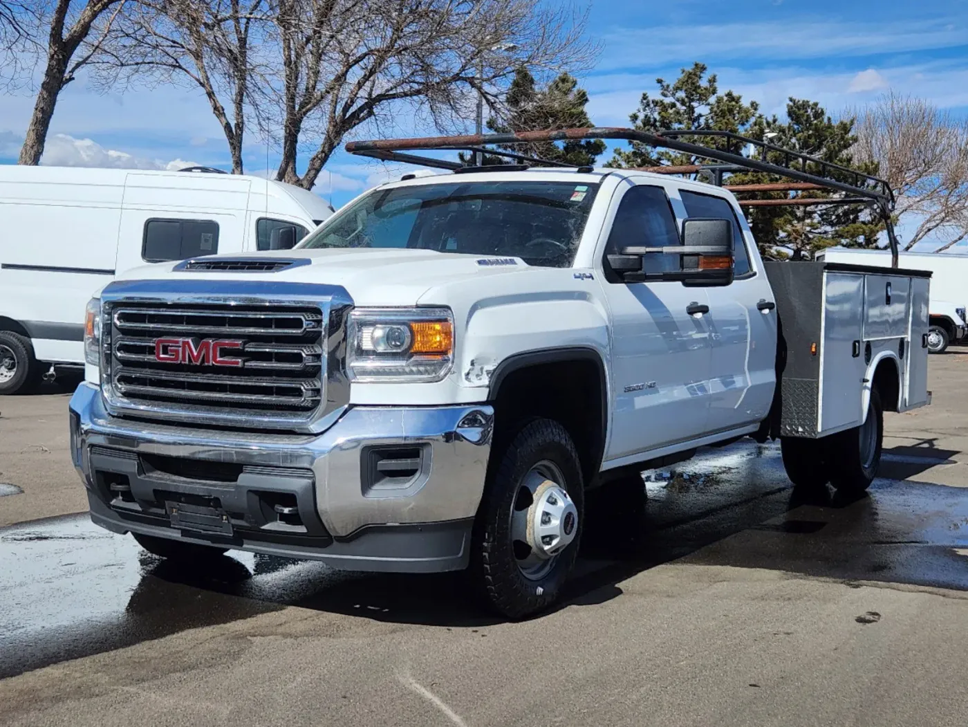 2018 GMC Sierra 3500HD | Photo 3 of 35