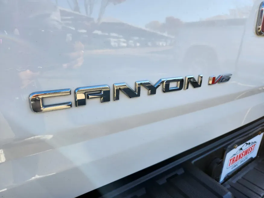 2019 GMC Canyon 4WD SLT | Photo 13 of 30