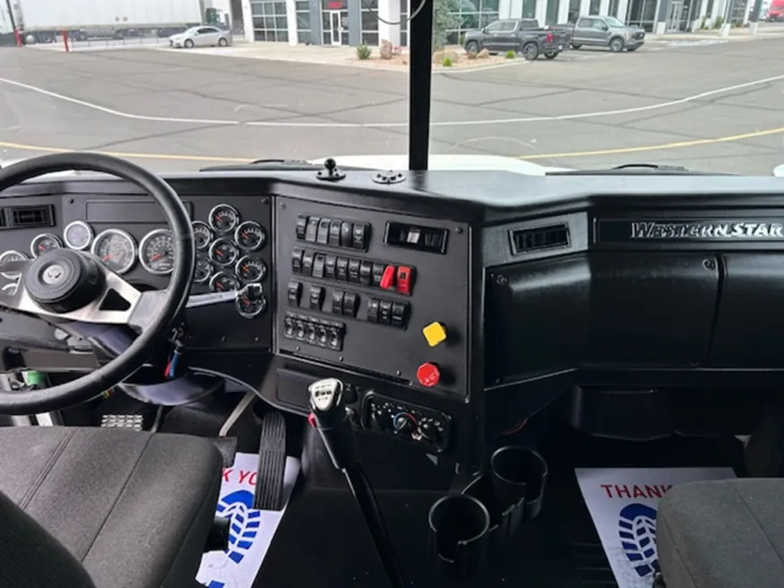 2020 Western Star 4900SA | Photo 14 of 18