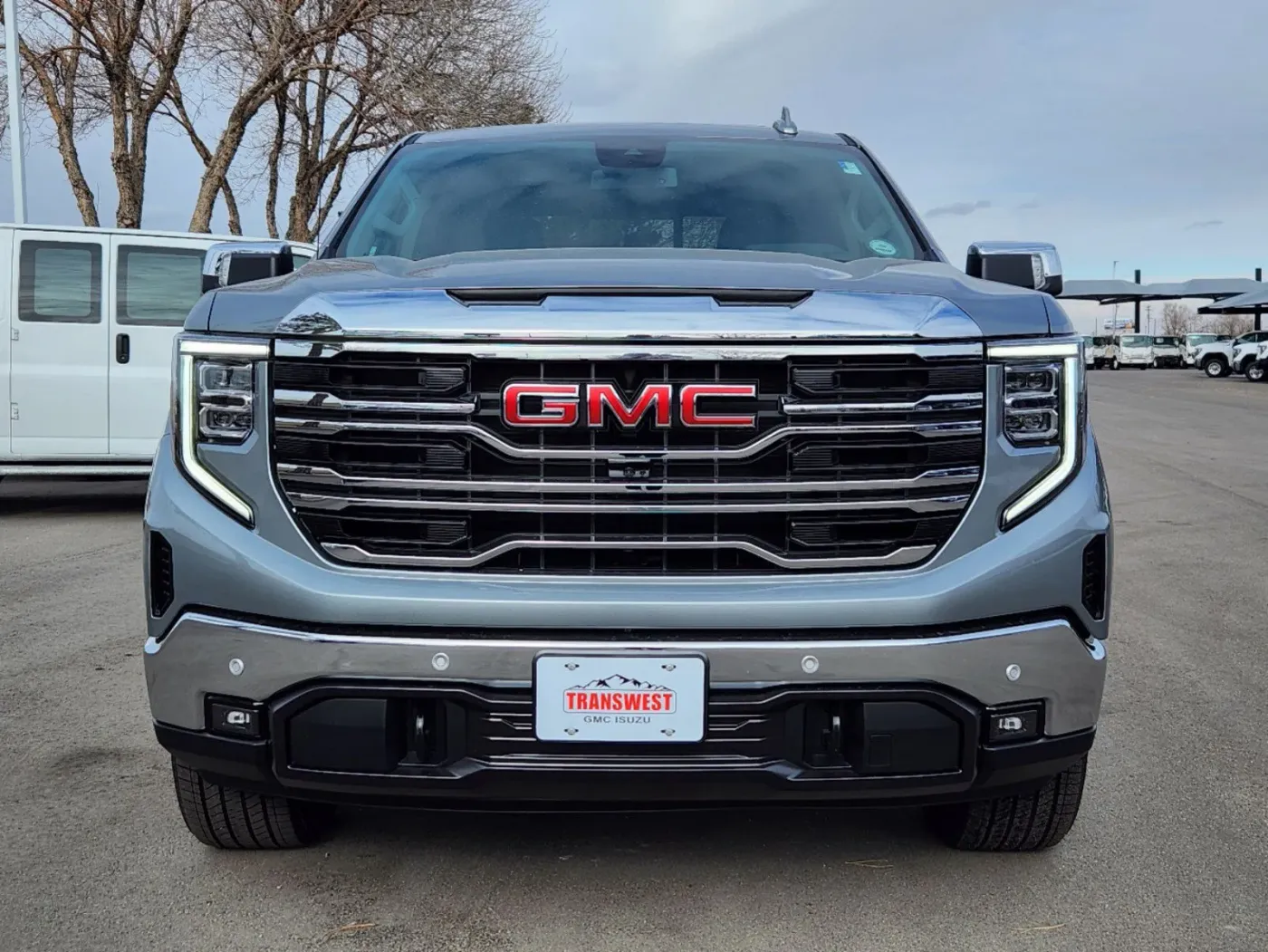 2025 GMC Sierra 1500 SLT | Photo 4 of 32