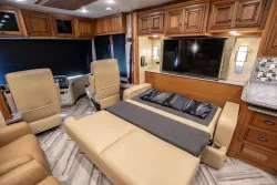 2017 Newmar Dutch Star 4054 | Thumbnail Photo 9 of 11