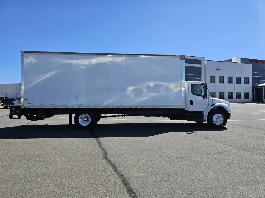 2018 Freightliner M2 106 | Photo 5 of 22