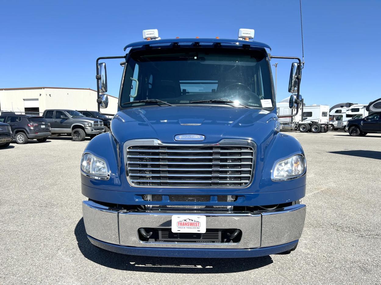 2015 Freightliner M2 106 Sport Chassis | Photo 21 of 21