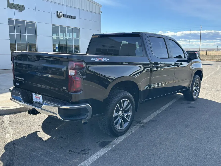 2024 Chevrolet Silverado 1500 LT | Photo 4 of 13