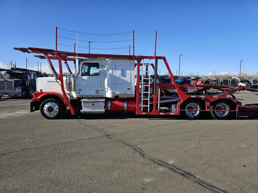 2022 Western Star 4900FA | Photo 16 of 27