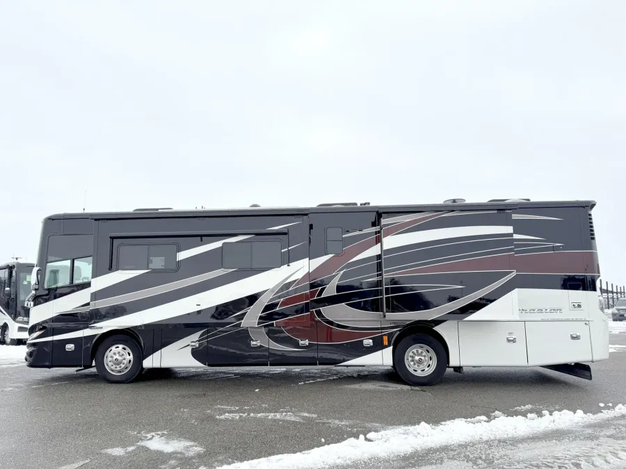 2019 Tiffin Phaeton 37BH | Photo 22 of 29