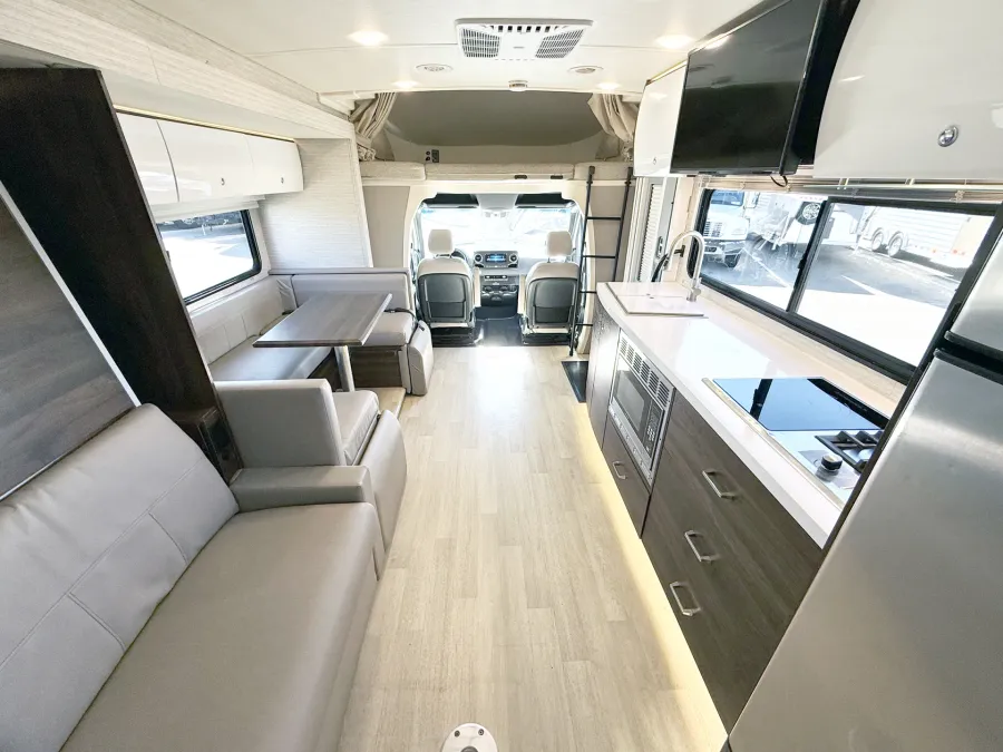 2021 Winnebago View 24D | Photo 4 of 22