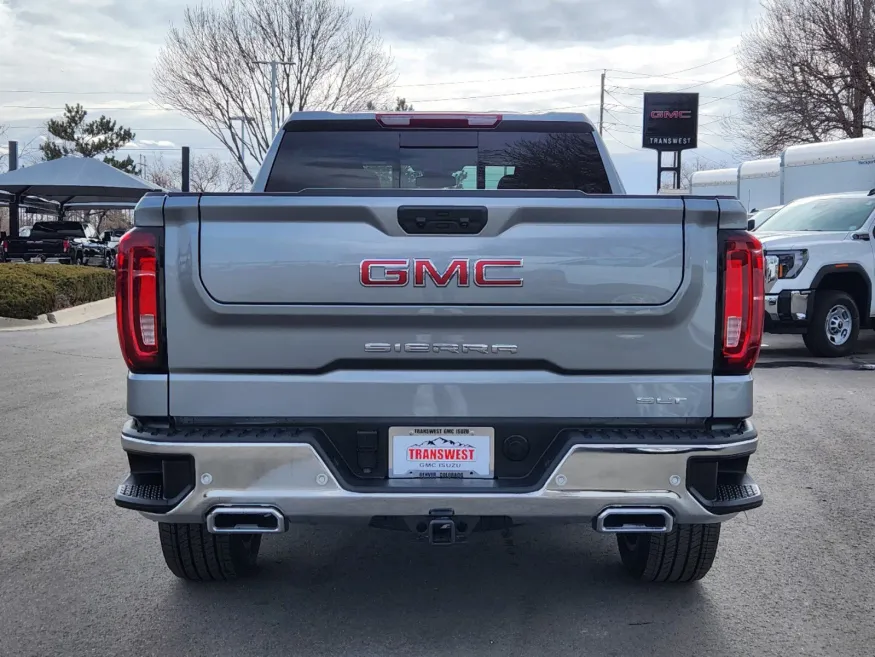 2025 GMC Sierra 1500 SLT | Photo 13 of 32