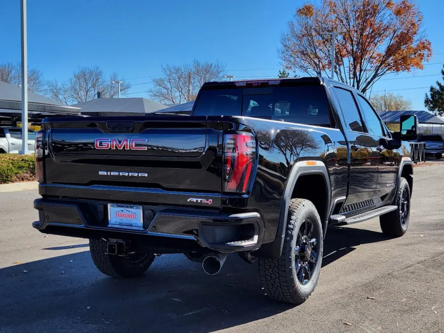 2025 GMC Sierra 2500HD AT4 | Photo 2 of 31