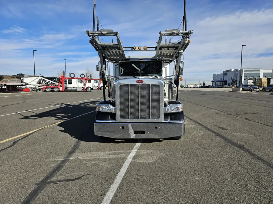 2024 Peterbilt 389 | Photo 2 of 37