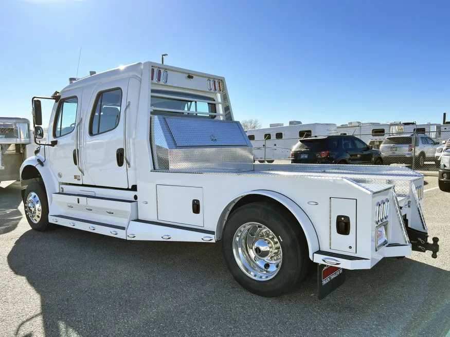 2024 Freightliner M2 106 Plus Summit Hauler | Photo 15 of 26