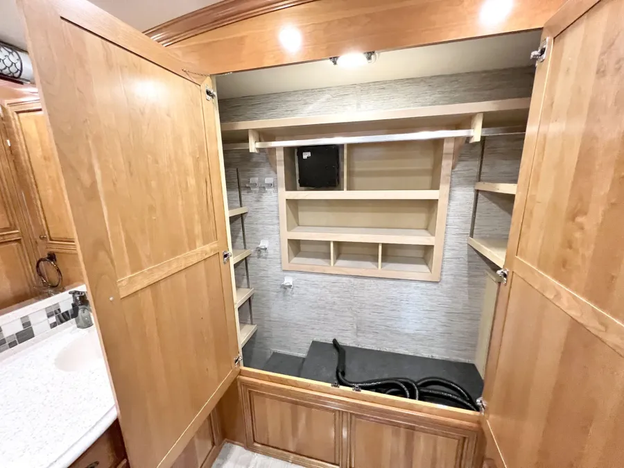 2019 Newmar Dutch Star 4363 | Photo 20 of 31