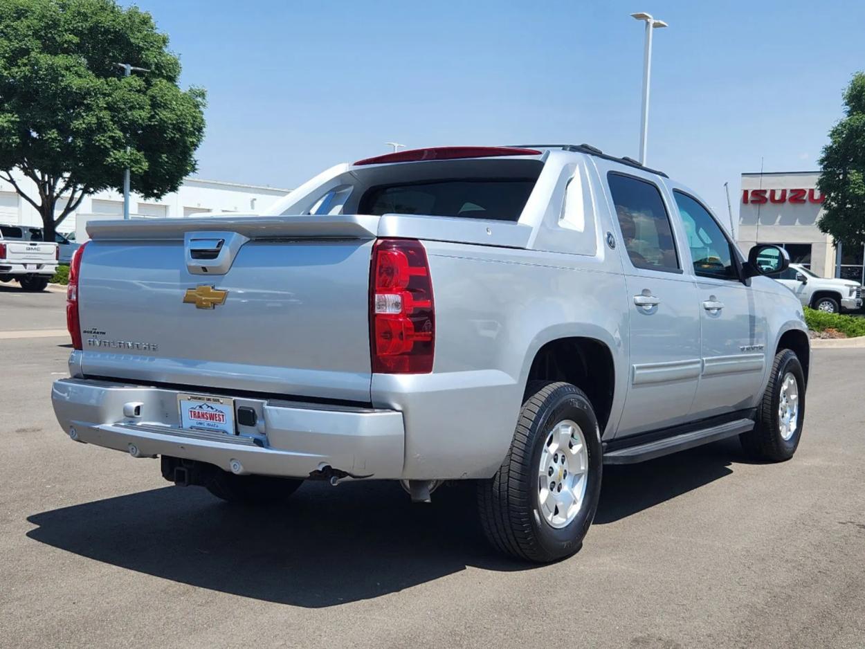 2013 Chevrolet Avalanche LS 