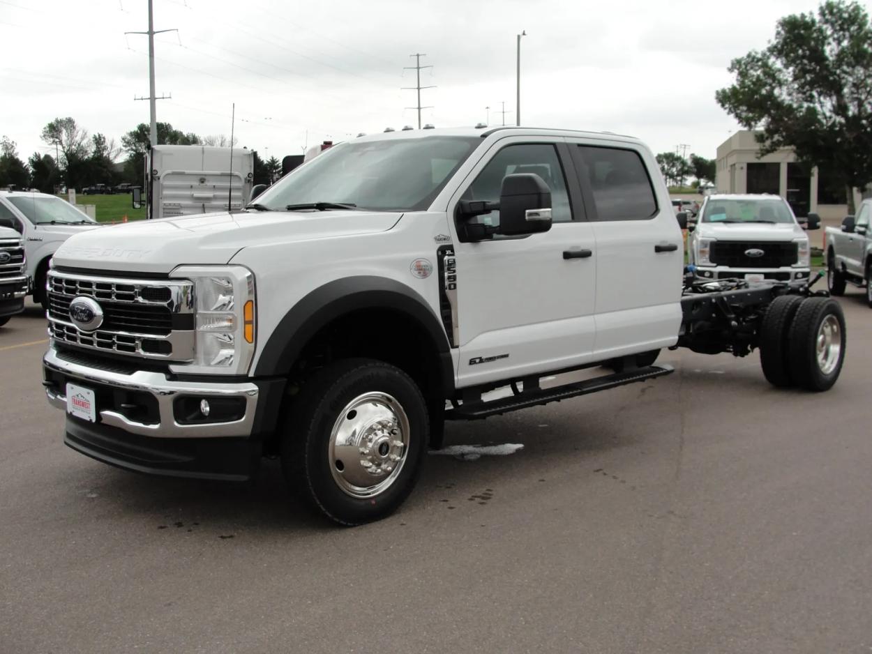 2024 Ford F-550 