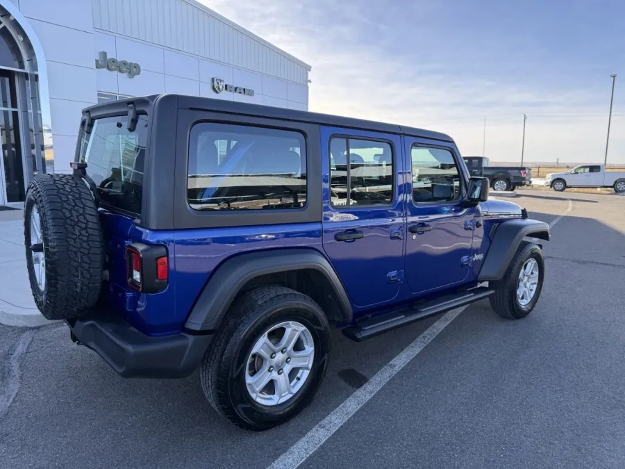 2018 Jeep Wrangler Unlimited Sport | Photo 8 of 17