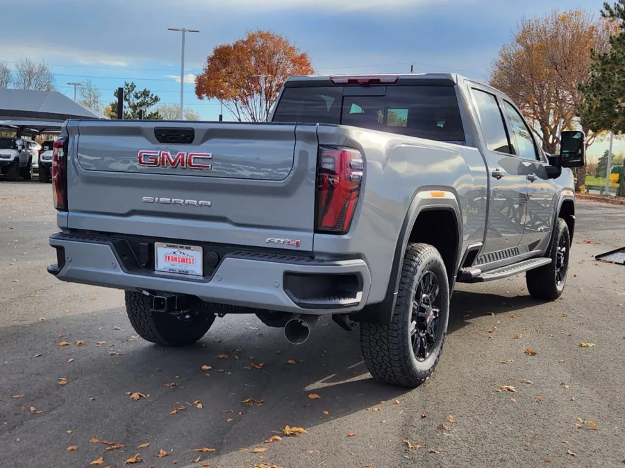 2025 GMC Sierra 2500HD AT4 | Photo 3 of 30