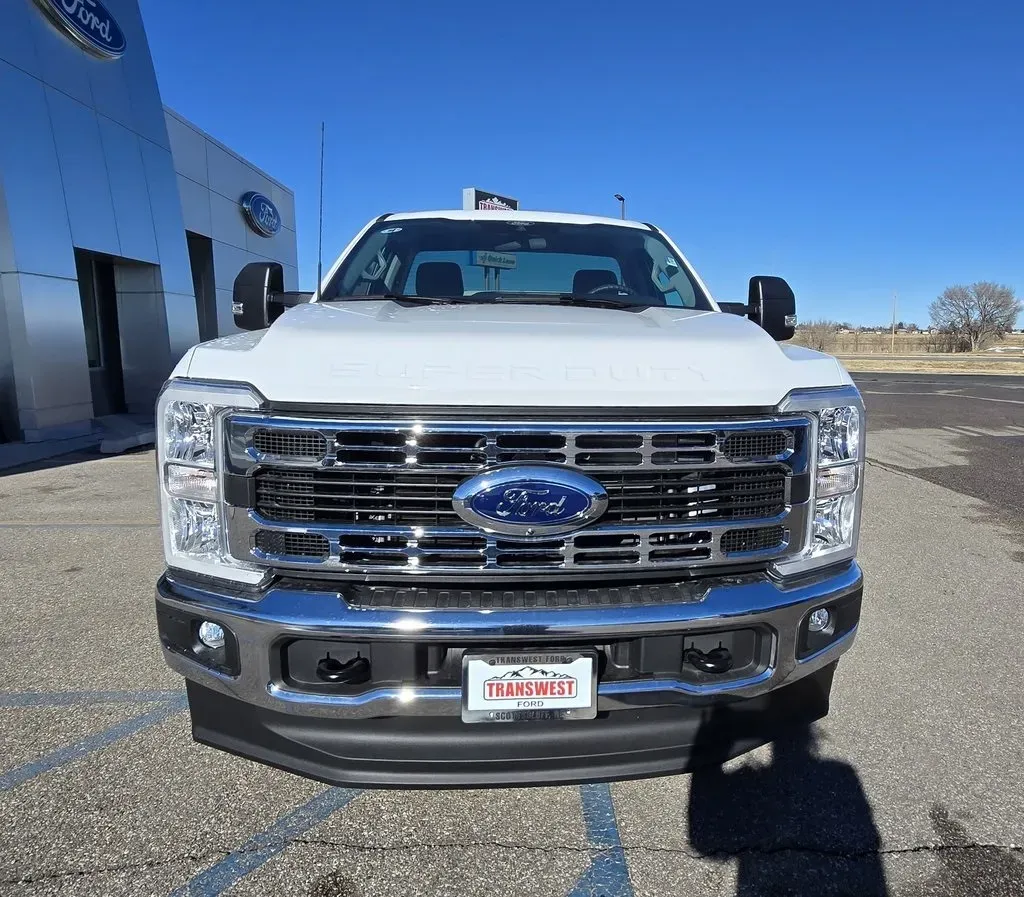 2025 Ford F-350SD | Photo 2 of 26