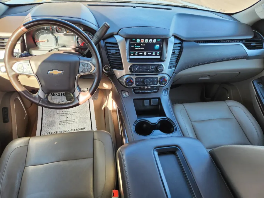 2019 Chevrolet Suburban LT | Photo 12 of 33