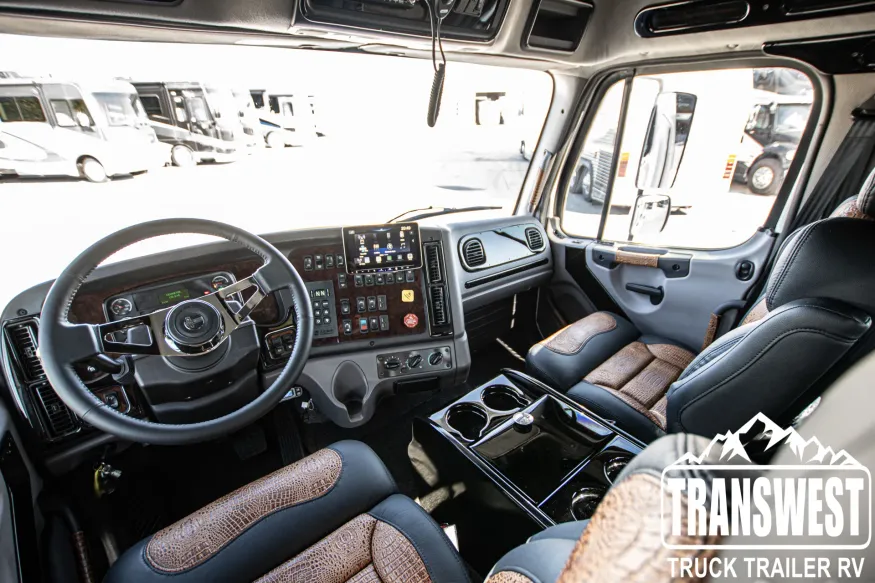 2023 Freightliner M2 106 | Photo 21 of 25