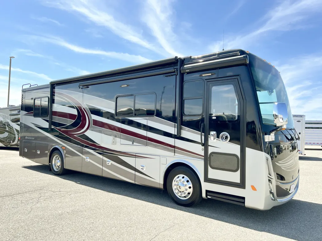 2017 Tiffin Allegro Breeze 32BR 