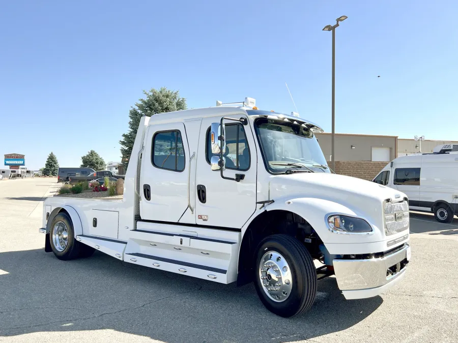 2024 Freightliner M2 106 Summit Hauler | Photo 26 of 27